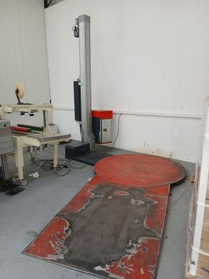 une image représentant une pièce dans laquelle se trouvent de nombreux outils