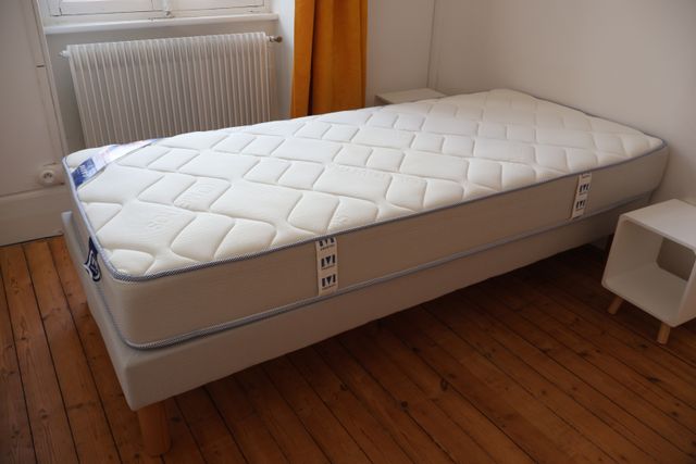 Deux literies 90 MERINOS. Matelas + sommier