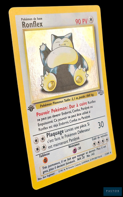 une carte Pokémon sur laquelle figure l'image d'un chat