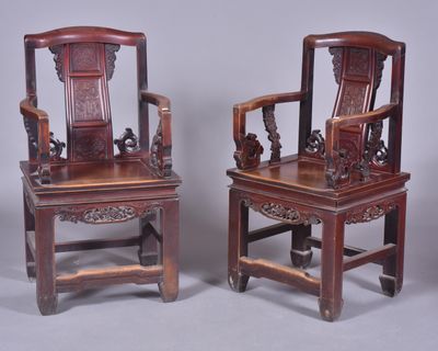 CHINE, 1e moitié du XXe siècle, Paire de fauteuils en bois s…