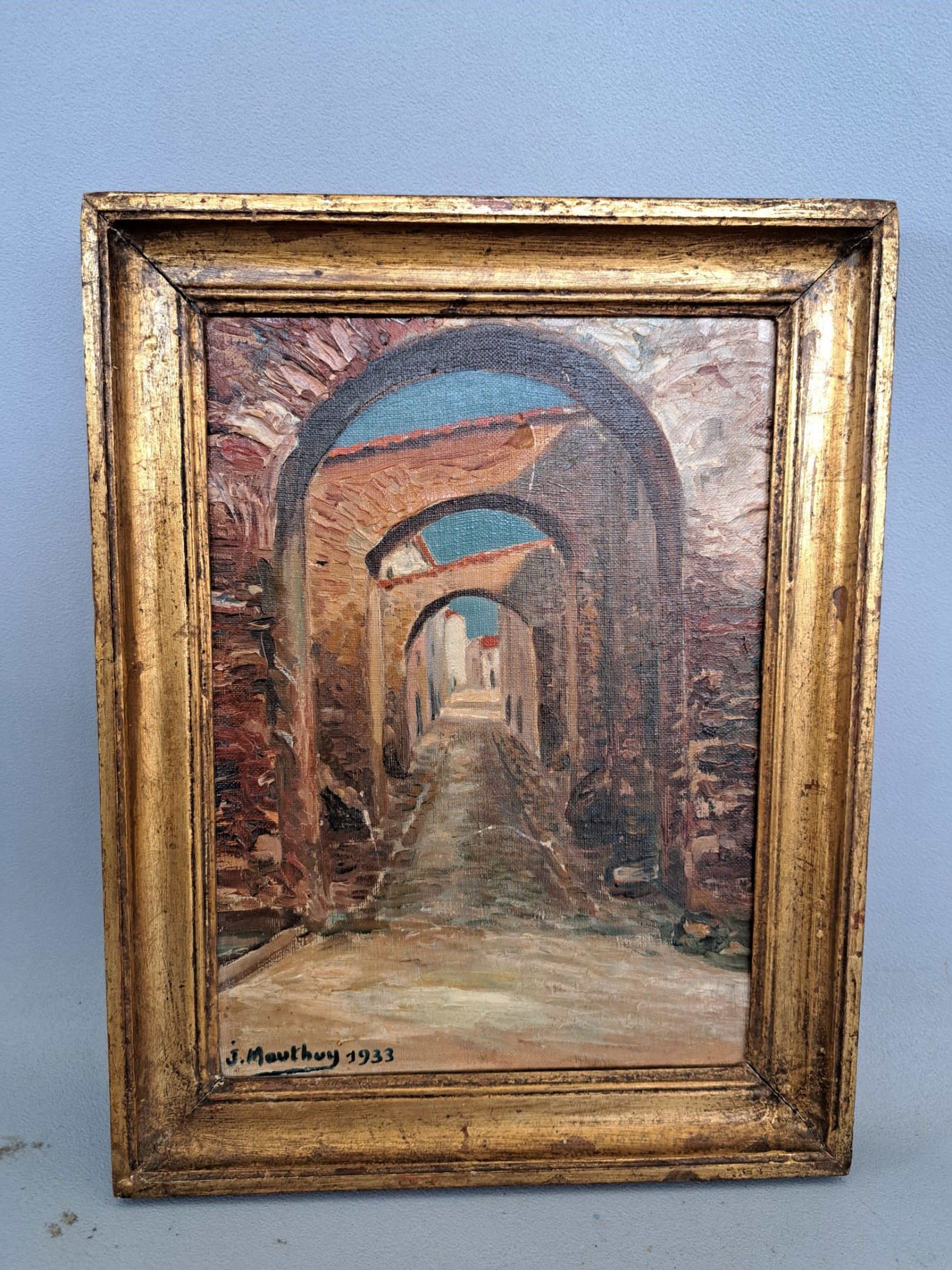 J. Mauthuy (XXe), Rue d'Afrique Nord, huile sur toile signée en bas à gauche, datée 1933, 33 x 24 cm/