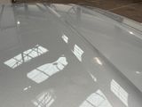 an image of a car with a shiny roof