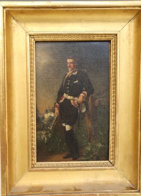 portrait d'un homme en uniforme militaire dans un cadre doré