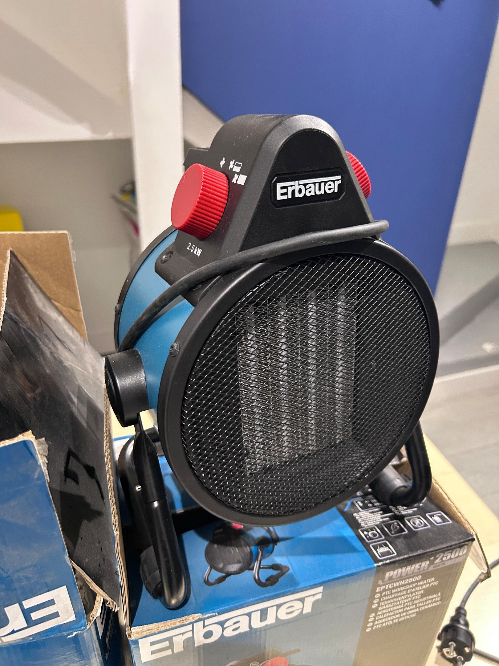- 1 aspirateur bidon KARCHER WD.