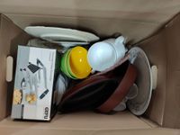 4 Cartons comprenant plats, électroménager, chandelier, tass… (photo 4)