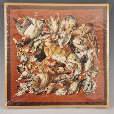 une image représentant un tableau où l'on voit un groupe d'oiseaux sur fond rouge