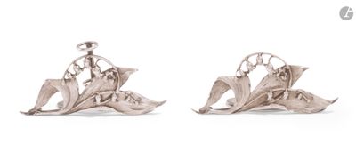 PARIS ART NOUVEAU Deux porte-menus en argent 950°/°° dont l'…