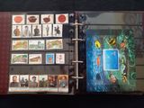 une photo d'un livre avec des photos de personnes dessus