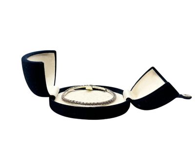 Bracelet en argent tressé. Poids : 8,7 g.