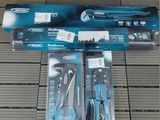 deux outils posés sur une table