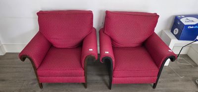 2 FAUTEUILS ARMATURE BOIS GARNITURE TISSU ROUGE  DIMENSION 95 X 80 X 8