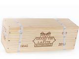 La boîte en bois porte une étiquette sur laquelle est inscrit « Grand Vit de Laffie ».