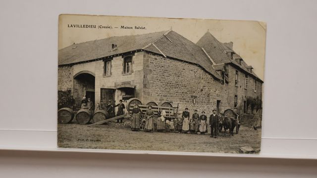 La Villedieu : Maison Salviat. Petits défauts.