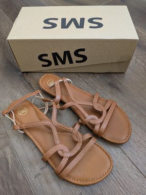 Paire de chaussures de marque SMS