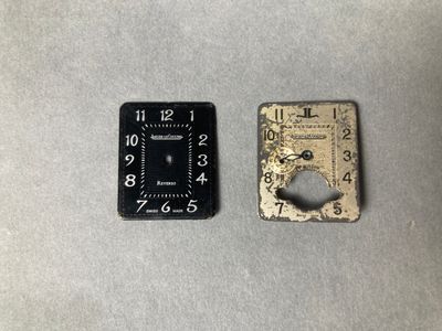 Réunion de deux cadrans rectangulaires pour montres bracelets JAEGER-L - Photo 1