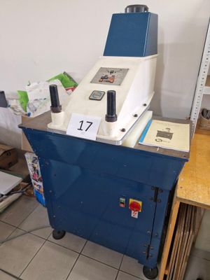 1 presse à découper USM SB 25 à bras tournant , dimensions du sommier 