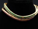 gros plan d'un collier sur le cou d'un mannequin