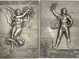 deux médailles en argent représentant une femme tenant une fleur et un homme tenant un oiseau