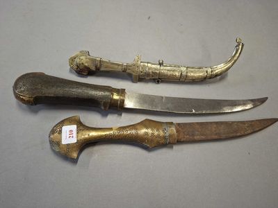 Trois POIGNARDS ORIENTAUX