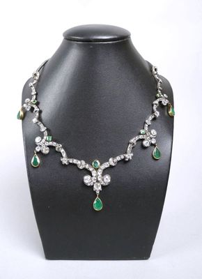 Collier articulé en argent 800 millièmes et or 750 millièmes…