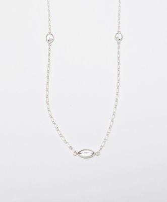 COLLIER SAUTOIR en argent 925‰ à décor de maillons ornée de …