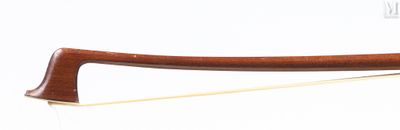 Archet de violon portant une marque, baguette ronde en bois …