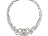 un collier en diamants et platine, signé Van Cleef
