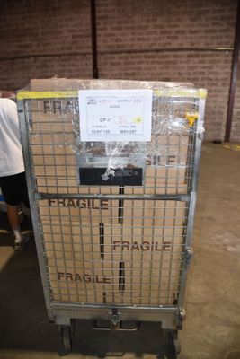 un chariot avec une boîte de objets fragiles, fragiles, fragiles, fragiles, fragiles, fragiles, fragiles, fragiles, fragiles, fragiles, fragiles, fragiles, fragiles, fragiles, fragiles, fragiles, fragiles, fragiles, fragiles, fragiles, fragiles, fragiles, fragiles, fragiles, fragiles, fragiles, fragiles, fragiles, fragiles, fragiles, fragiles, fragiles, fragiles, fragiles, fragiles, fragiles, fragiles, fragiles, fragiles, fragiles, fragiles, fragiles, fragiles, fragiles, fragiles, fragiles, fragiles, fragiles, fragiles, fragiles, fragiles, fragiles, fragiles, fragiles,
