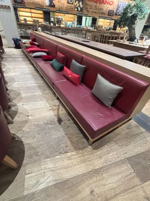 2 longueurs de banquettes 5 banquettes 2 places (environ 11 …