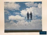 une image représentant un tableau où l'on voit deux personnes debout dans le ciel