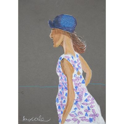 un tableau représentant une femme vêtue d'une robe et d'un chapeau bleu