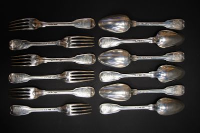 Suite de six grands couverts en argent, modèle filet , armoi… - Photo 1