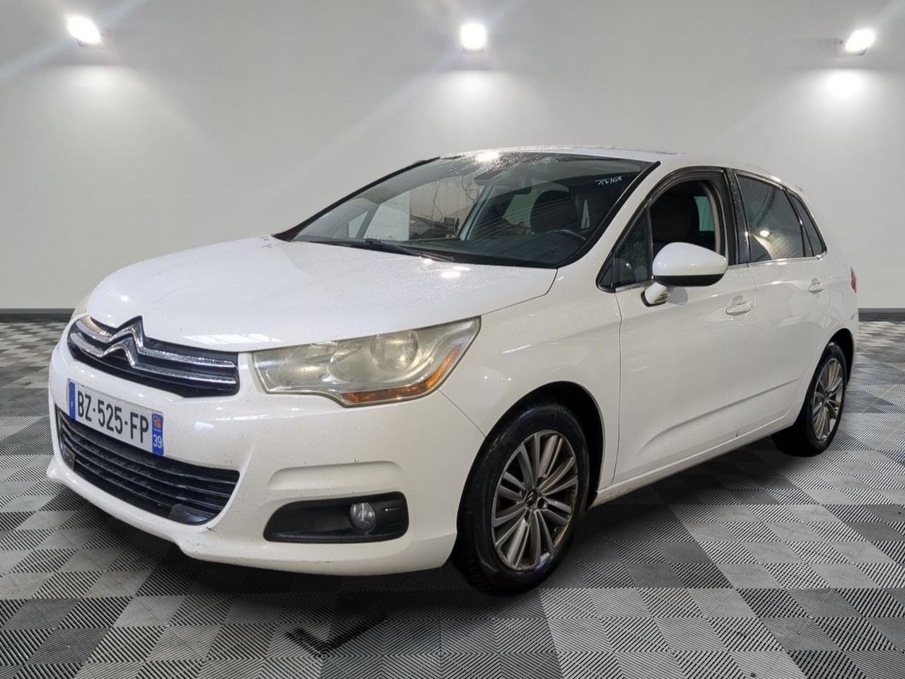 CITROEN - C4 HDI 110 FAP CONFORT - GO - Mise en service: 14/04/2011 - euro 5 Vente exclusivement réservée aux profess...