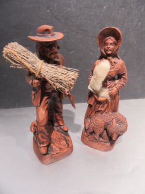 Francia LASCOUR, PAIRE DE SANTONS EN TERRE CUITE - Ht 2…