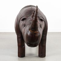Dimitri Omersa (1927–1975) « Rhino », un banc en cuir aux di… (photo 6)