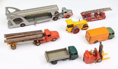 DINKY TOYS Lot de 7 miniatures utilitaires