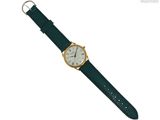 une image représentant une montre en or avec un bracelet vert sur fond blanc