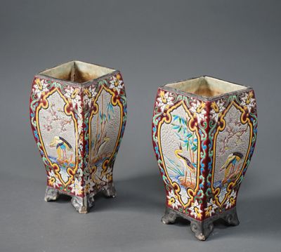 paire de vases chinois de style cloissant, décorés d'oiseaux et de fleurs