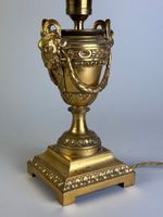 Bougeoir cassolette en bronze doré et ciselé, à double têtes… (photo 2)