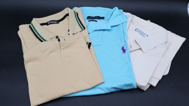 Pour homme : Une chemise YVES SAINT LAURENT, un polo RALPH LAUREN...