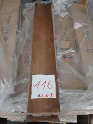 un grand nombre de boîtes posées sur une palette