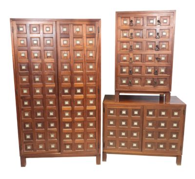 Mobilier de chambre à coucher en bois et placage comprenant …