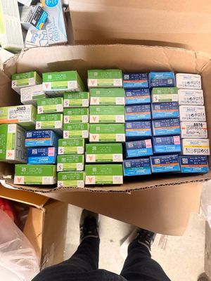 Expédition obligatoire - Lot de 50 boîtes de lentilles de contact - Photo 1