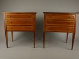 paire de tables de chevet de style « person »