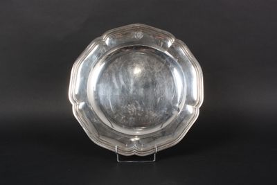 lot 124.2 - plat rond à contours en argent minerve. Diam. 33… - Photo 1
