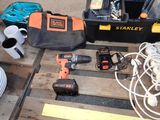 a pile of tools that are sitting on a pallet
