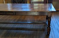 Importante table dite "de communauté" en bois naturel moulur… (photo 2)