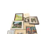 un assortiment de peintures et de dessins, encadrés ou non