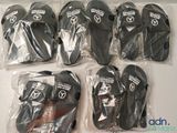 six paires de genouillères et une paire de genouillères