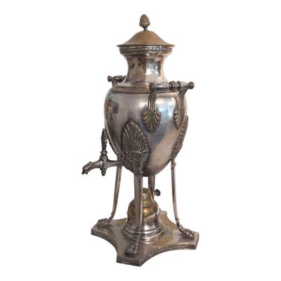 SAMOVAR en métal argenté à décor de frises de feuilles lancé…